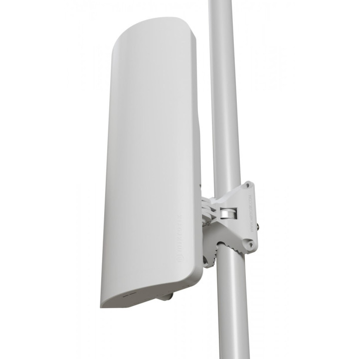 MikroTik L22UGS-5HaxD2HaxD-15S välitingimustes Wi-Fi 6 ruuter