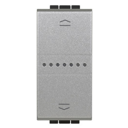 Connected shutter control for the control of a shutter locally or remotely.