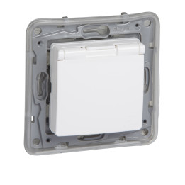 Legrand Niloe 2P+E IP44 ar aizsargklapti balts