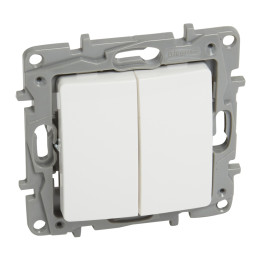 Legrand Niloe выключатель 2-местный 10A белый