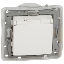 2P+E SCH. RUURID IP44 VALGE