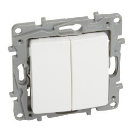 Legrand Niloe переключатель 2-местный 10A белый