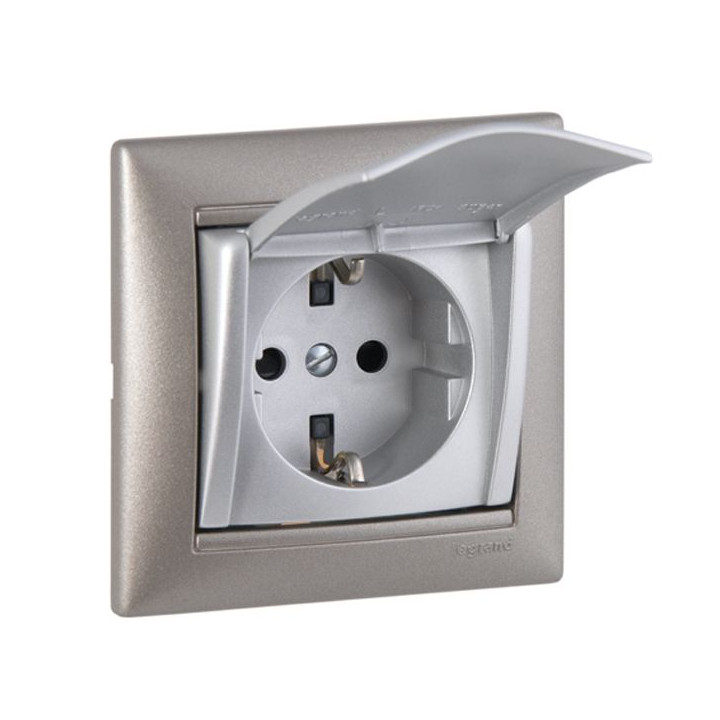 PRISE 2P+T SCHUKO A VOLET ALU
