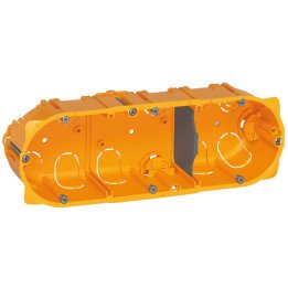 Flush mounting box Batibox - 3 gang German std - depth 40 mm - dry partitions