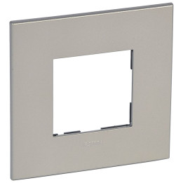 Plate Arteor – prancūzų/vokiečių std – kvadratas – 2 moduliai – perlų alu