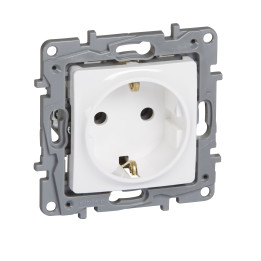 Legrand Niloe 2P+E винтовые клеммы белый