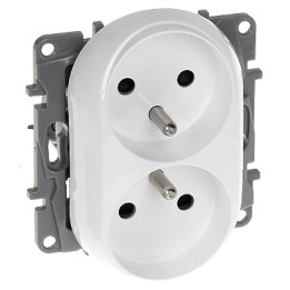 LEGRAND LE-764542 Niloe dubultā sienas kontaktligzda 16A 230V E tipa franču standarts balta