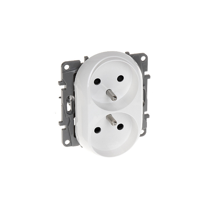 DVIGUBAS KIŠTUMAS LE-764542 Niloe 230 V 16 A LEGRAND