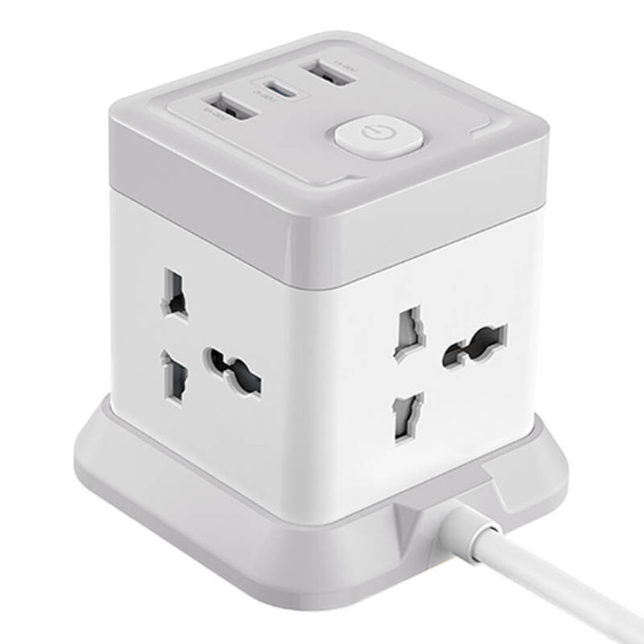 Toitejuhe XO WL20 4 x vahelduvvoolu pistikupesa, 1 x USB-C, 2 x USB-A, 2500 W (valge)