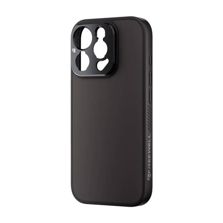 Чехол Freewell на iPhone16 Pro